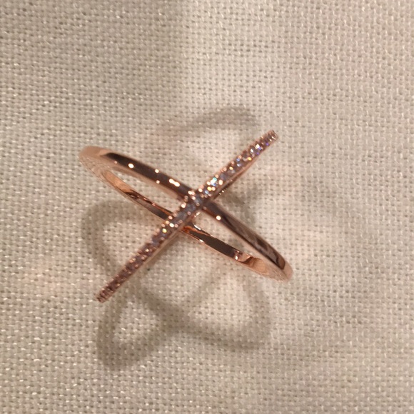 NEW Cubic Zirconia rose gold ring - Picture 2 of 5